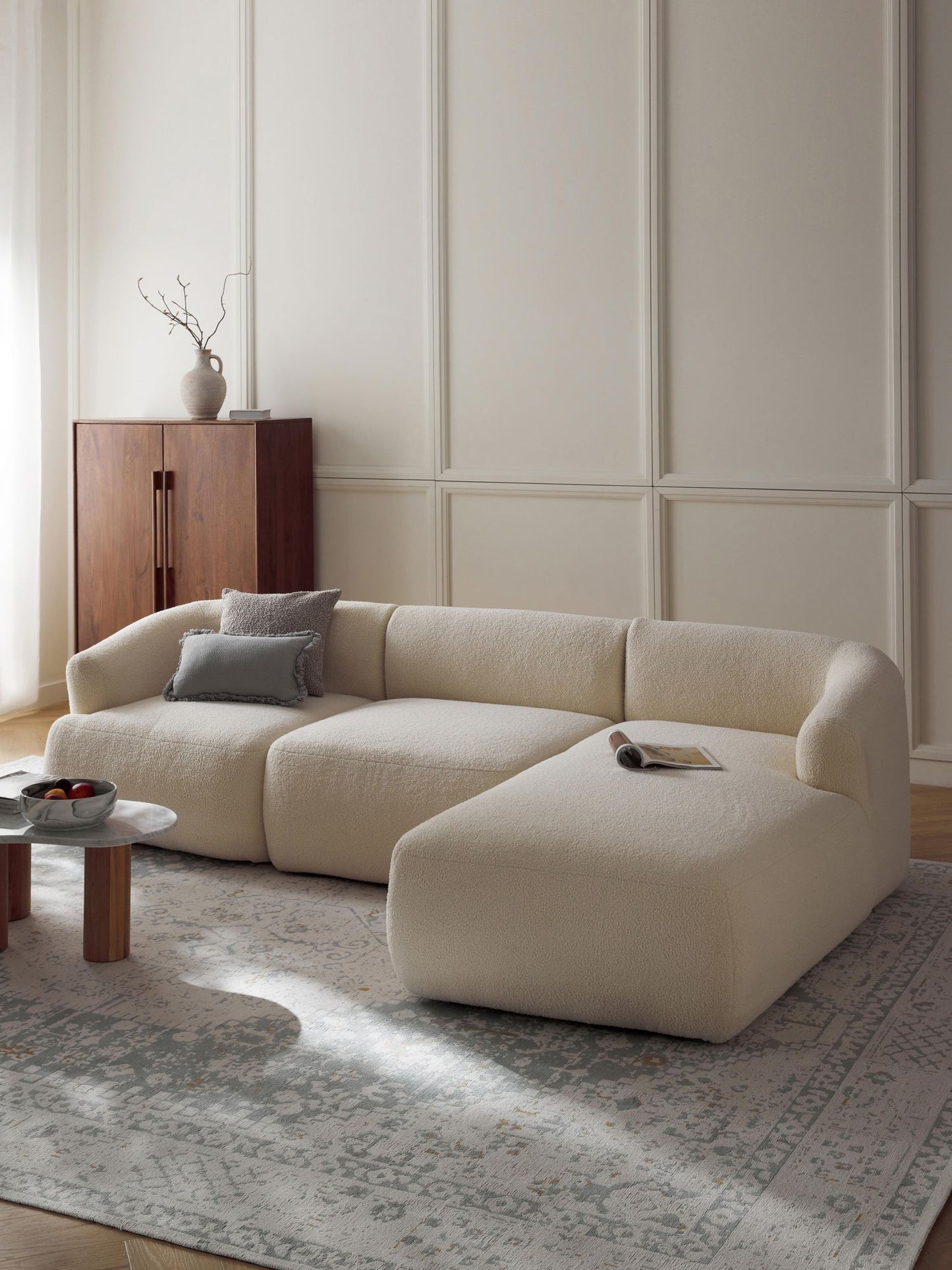 SOFA SOFIA