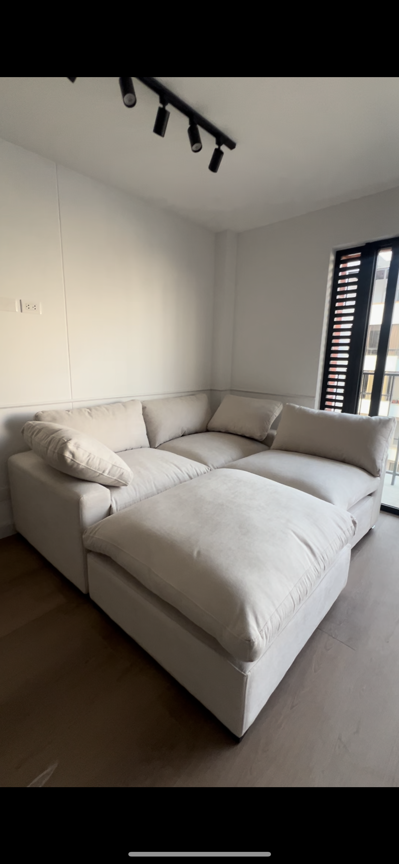 Sofa acolchado de tres modulares