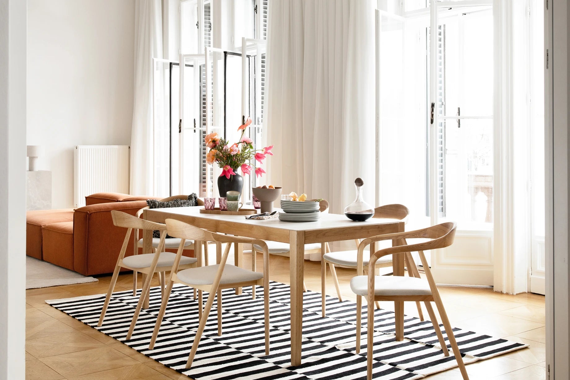 MESA DE COMEDOR 6 SILLAS JACKSON