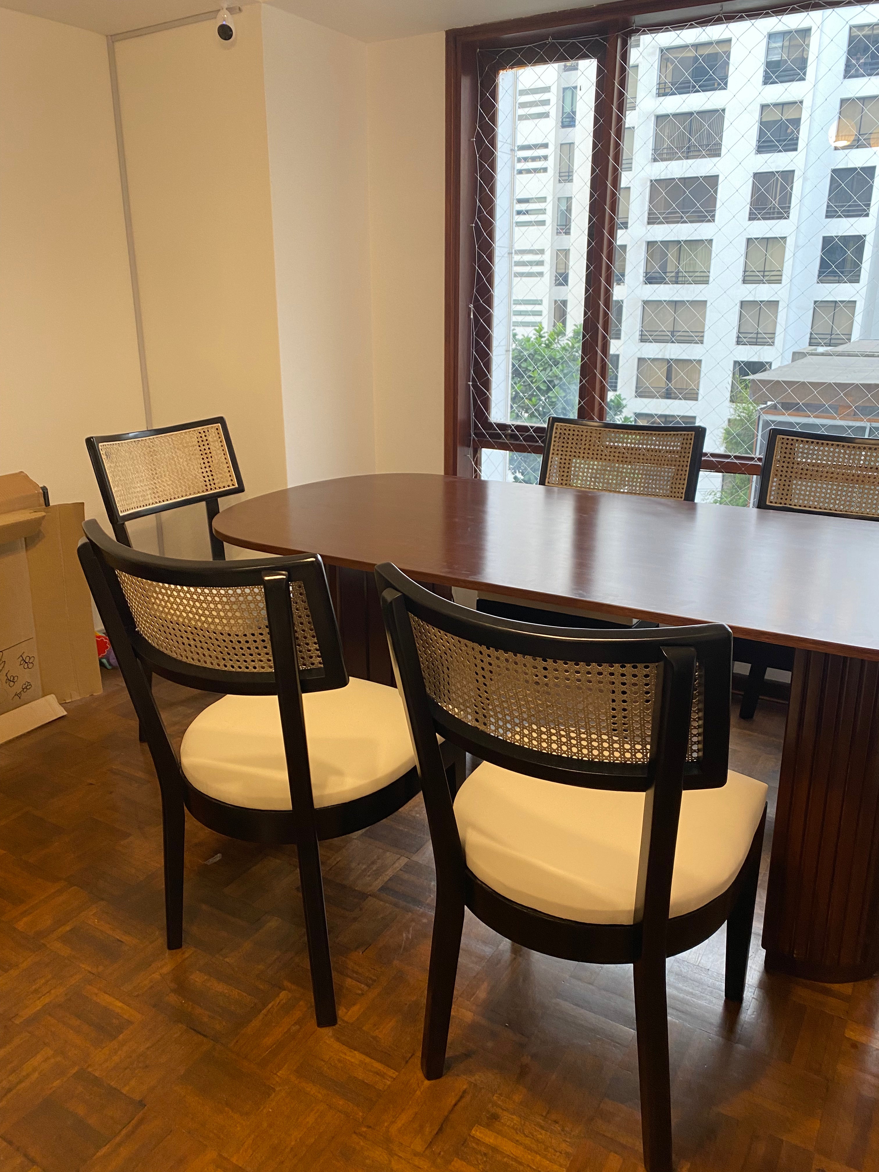 MESA DE COMEDOR PARA 6 SILLAS  BIANCA